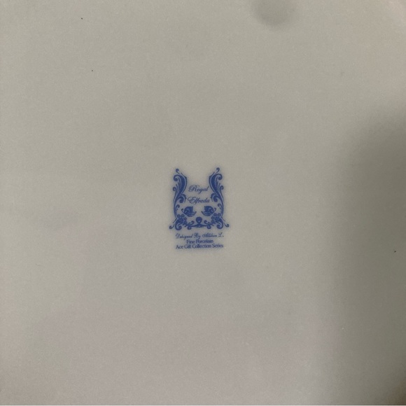 Ace gift Collection Royal Elfreda Santa Cake Plate - Picture 6 of 6